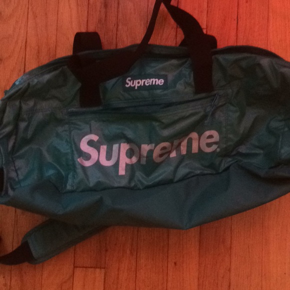 Supreme duffle bag
